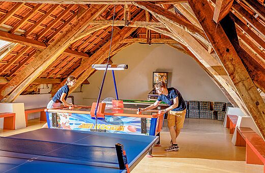 Airhockey auf dem Campingplatz VAGUES OCEANES Paille Basse in Souillac (46).