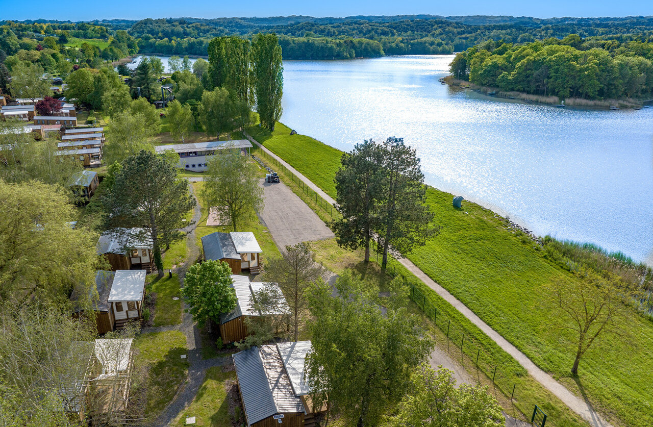 Luftaufnahme Campingplatz, Mobilheime und See, CAPFUN Palais de Gaufrette, R�mering (57).