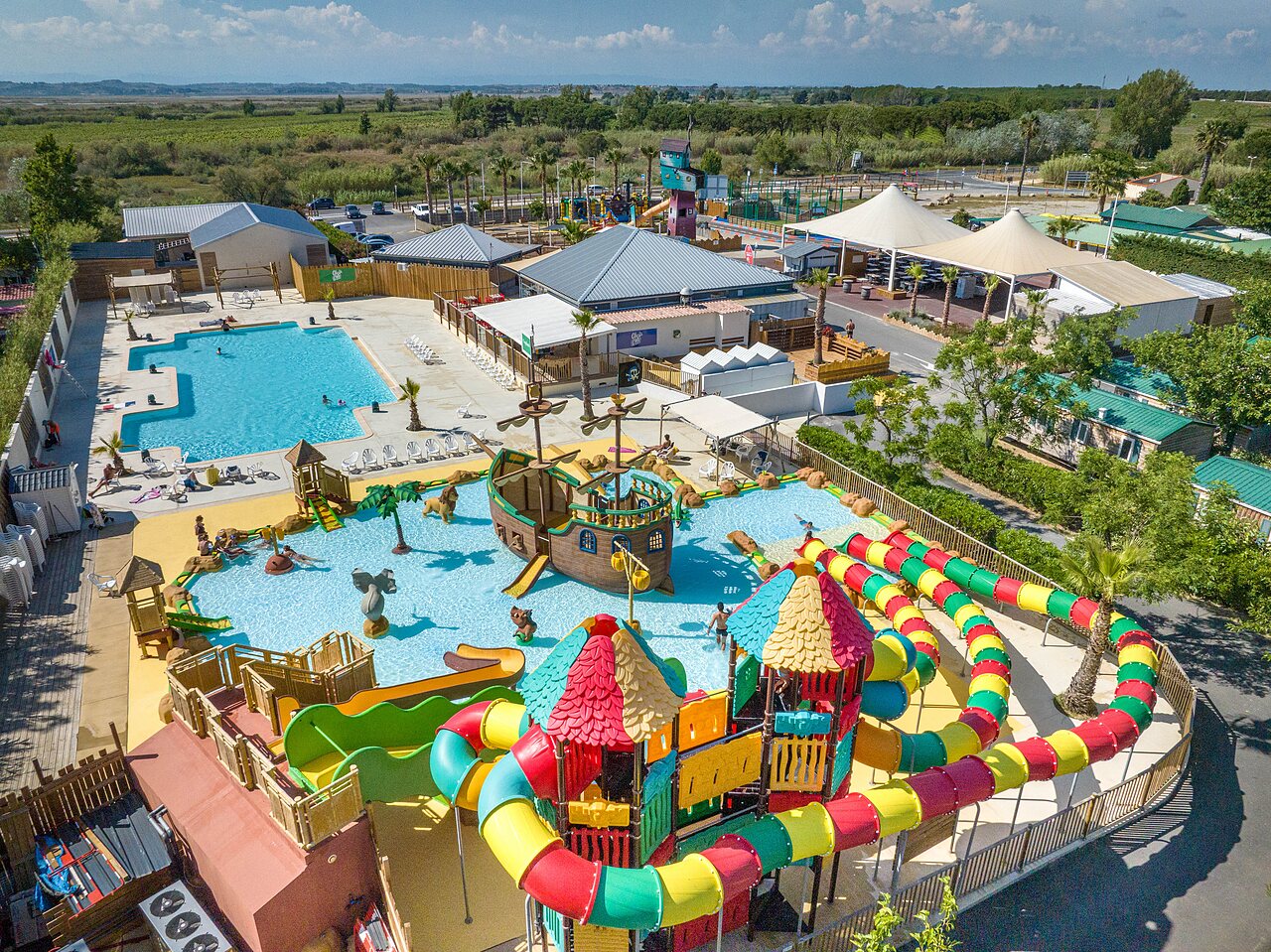 Gro�er Wasserpark auf Campingplatz CLICOCHIC Palmira Beach, Vendres-Plage (34).