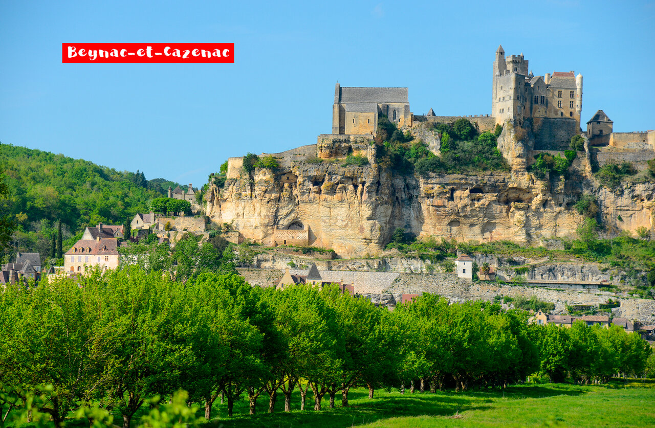 Medieval village of Beynac-et-Cazenac, a historic site to visit in Dordogne.