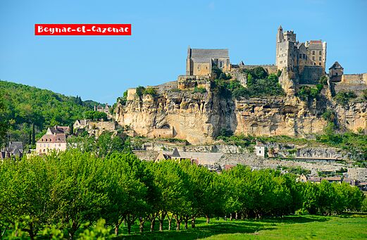 Mittelalterliches Dorf Beynac-et-Cazenac und seine Burg in der Dordogne.