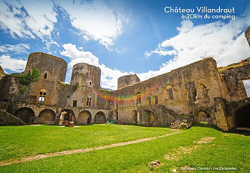 Majest�tische Ruinen des Schlosses Villandraut, historisches Denkmal nahe Bazas in Gironde.