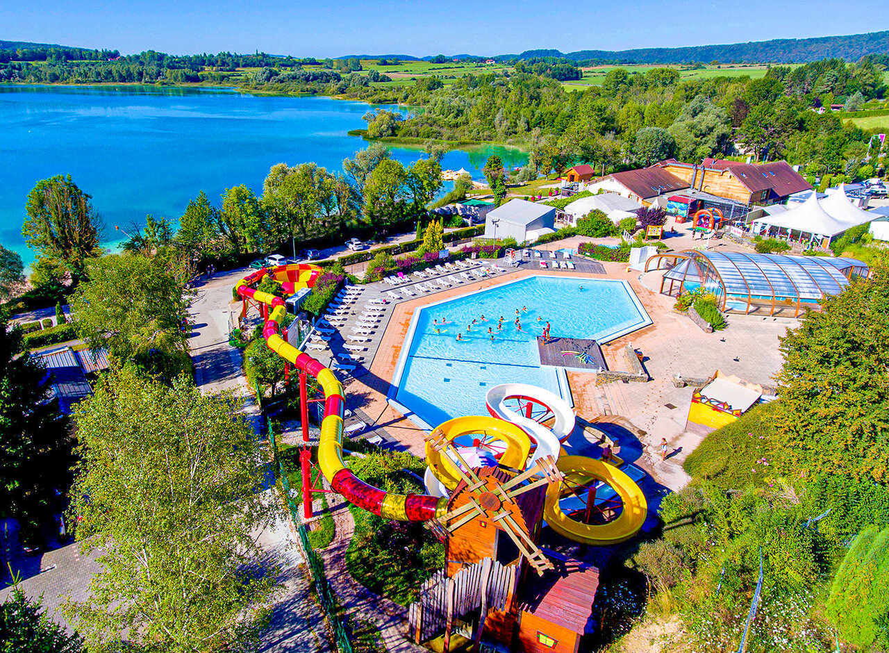 Aerial view aquatic park, waterslides and lake at CAPFUN Pergola Marigny (39).