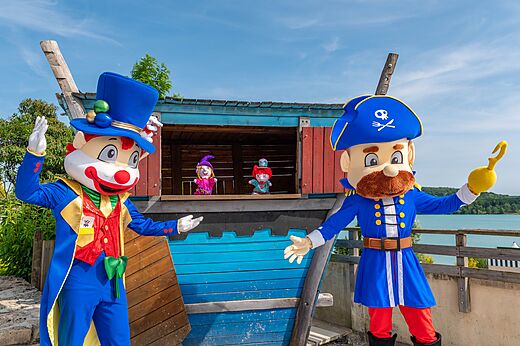 Capfun mascottes en kindershow op camping CAPFUN Pergola in Marigny (39).