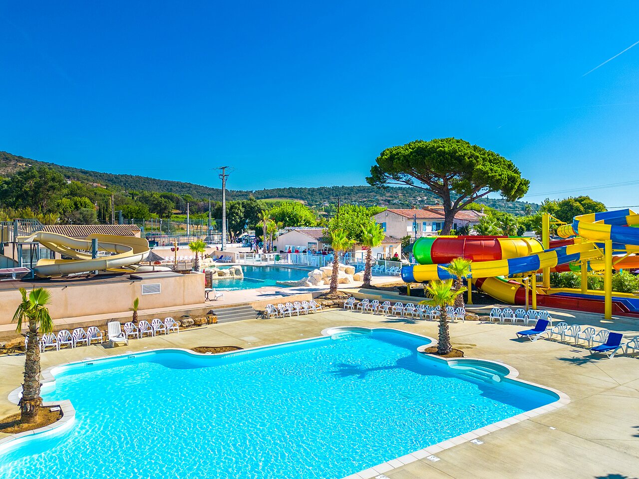 Au�enpools, Wasserrutschen auf dem Campingplatz CAPFUN La Pin�de de Grimaud (83).