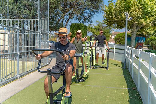 Outdoor-Fitness für Erwachsene, Camping CAPFUN La Pinède de Grimaud (83).