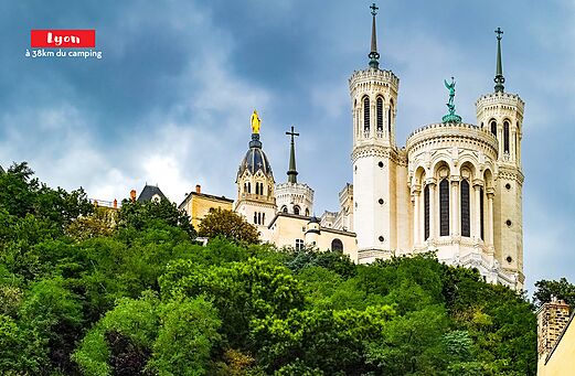 Basilika Notre-Dame de Fourvière, ikonisches Denkmal zu besuchen in Lyon, Auvergne-Rhône-Alpes.
