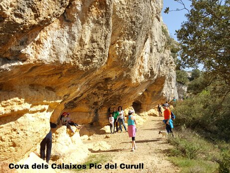 Cova dels Calaixos Pic del Curull, natürliche Felsformation in der Nähe von Vilanova de Prades.