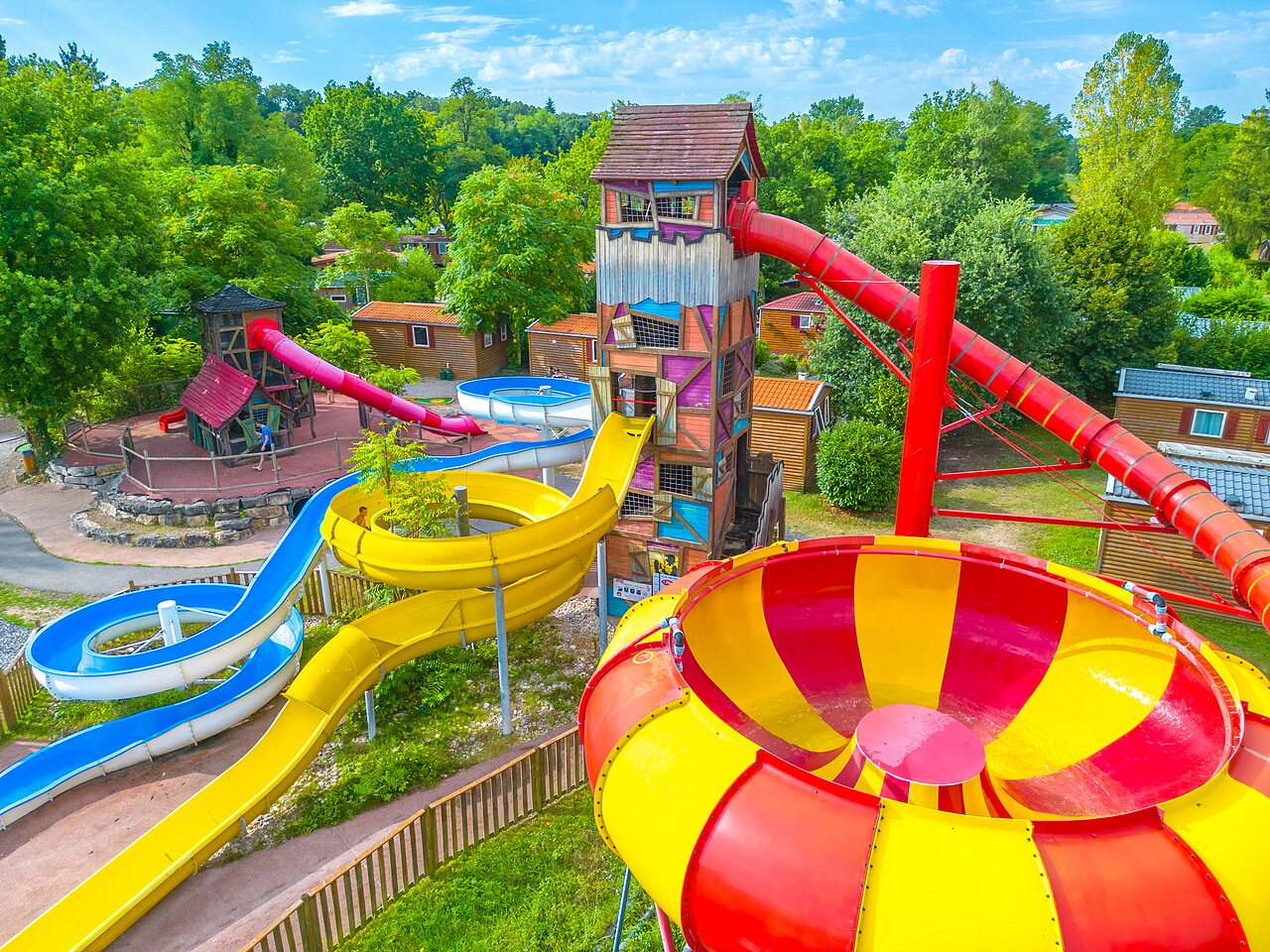 Giant water slides, fun pool at CAPFUN R�gni�re campsite in VILLETTE D'ANTHON (38).