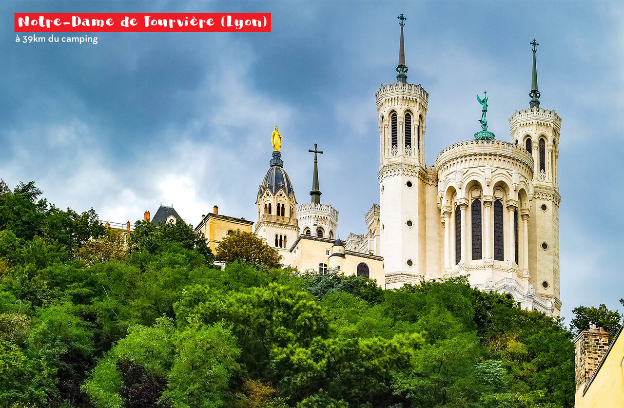Basilika Notre-Dame de Fourvi�re, ikonisches Denkmal in Lyon, Auvergne-Rh�ne-Alpes zu besuchen.