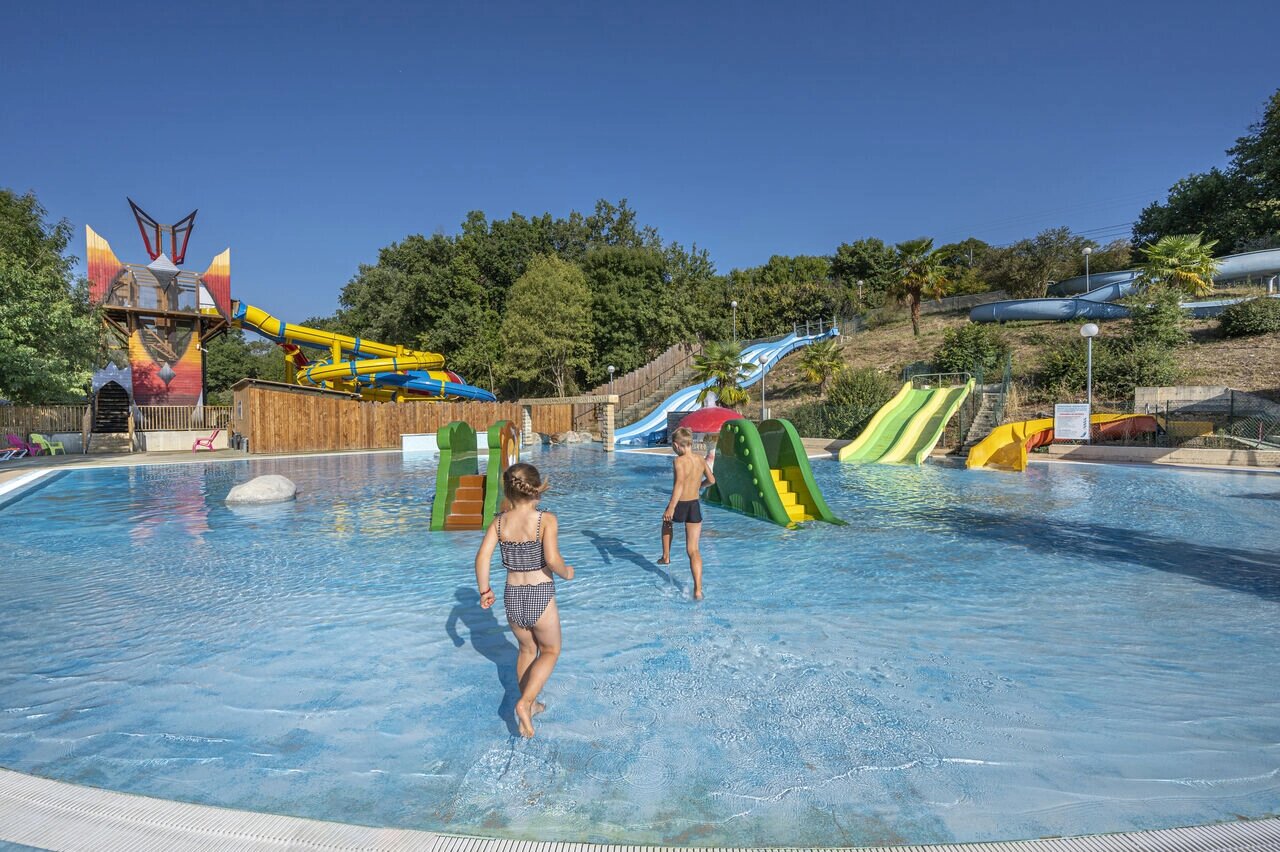 Water park, slides at CAPFUN La Rivi�re, Valence-en-Poitou (86).