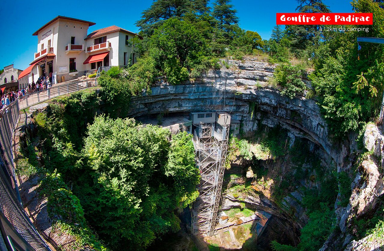 Gouffre de Padirac, impresionante sitio natural para visitar cerca de Rocamadour, Lot.
