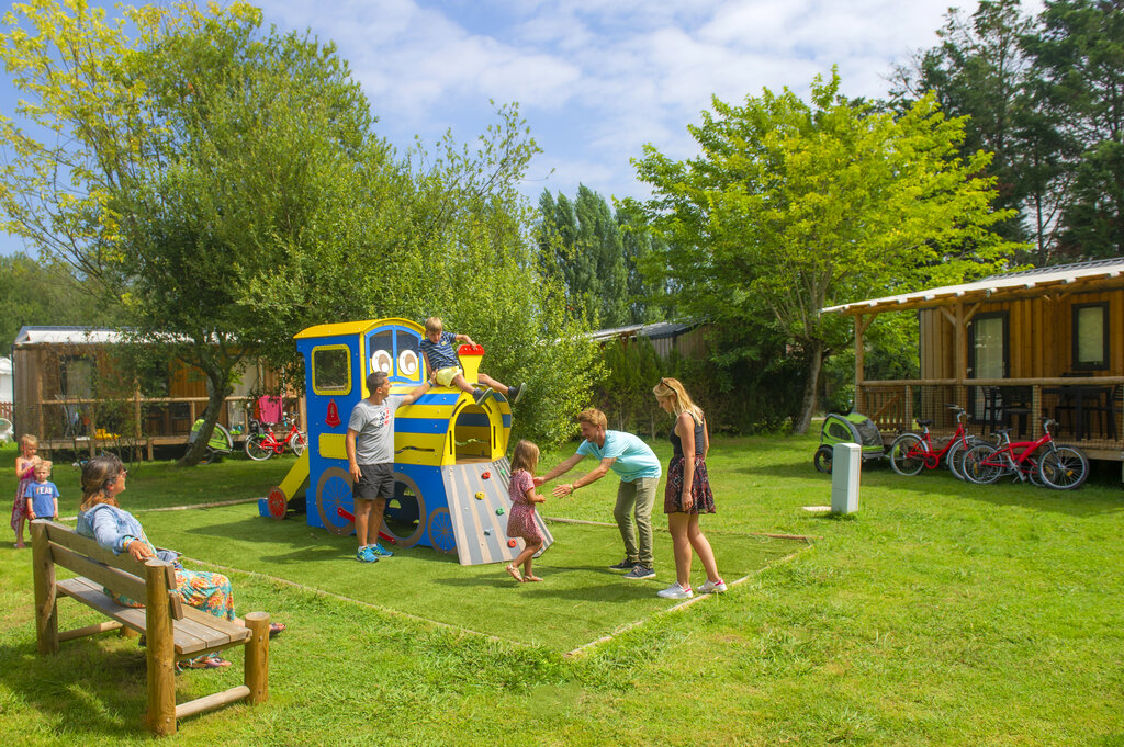 Roumingue, Campingplatz Aquitanien - 11