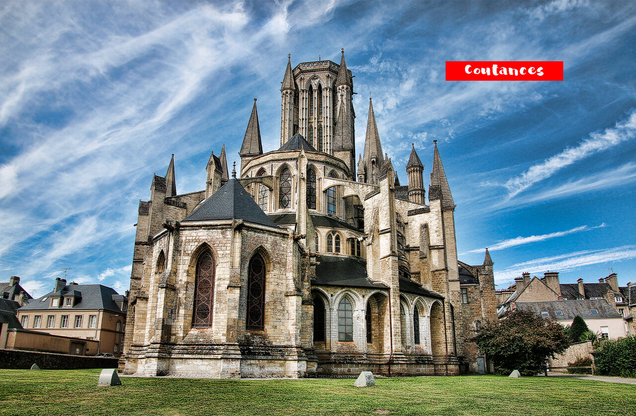 Kathedrale von Coutances, beeindruckendes historisches Denkmal in der Normandie zu besuchen.