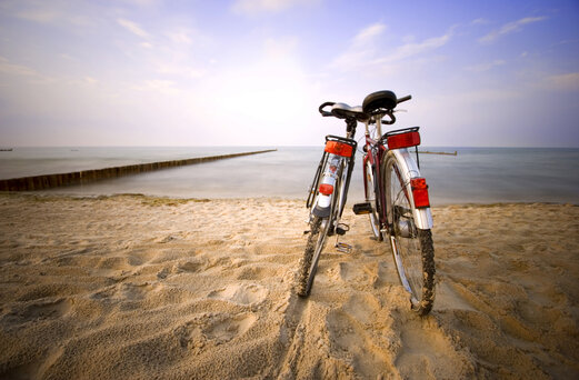 Fietsen strand camping CAPFUN La Route Blanche in Breville sur Mer (50).