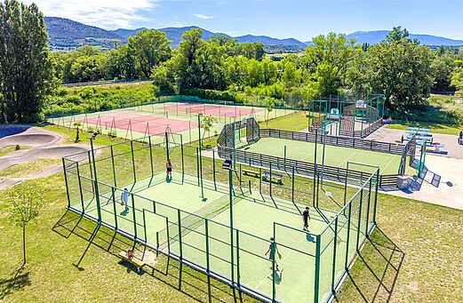 Padel-, Tennis- und Multisportplätze CAPFUN Sagittaire in VINSOBRES (26).