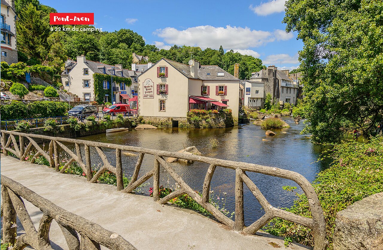 Pont-Aven, charmante kunstenaarsstad in Bretagne, te bezoeken nabij de camping.