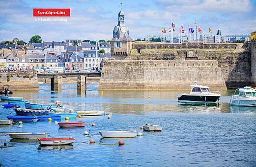 Ville close de Concarneau, port et bateaux, un lieu � visiter pr�s du camping.