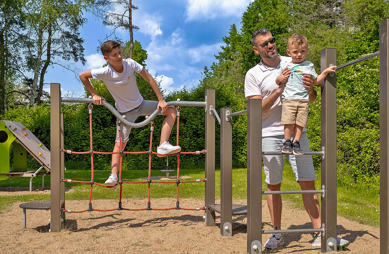 Kinderspielplatz auf dem Campingplatz CLICOCHIC Les Saules de Cheverny in Cheverny (41).