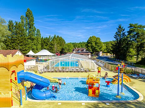 Toboggan, jeux aquatiques et piscine extérieure au camping CLICOCHIC Les Saules de Cheverny.