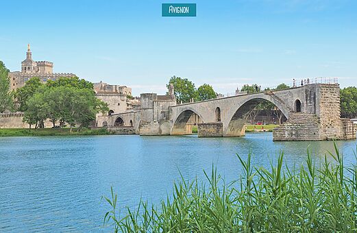 Pont d'Avignon und Papstpalast, historische Denkmäler in der Provence zu besuchen.