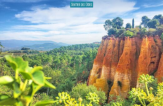Ockerpfad von Roussillon, farbenfrohe Landschaften der Provence zu besuchen.