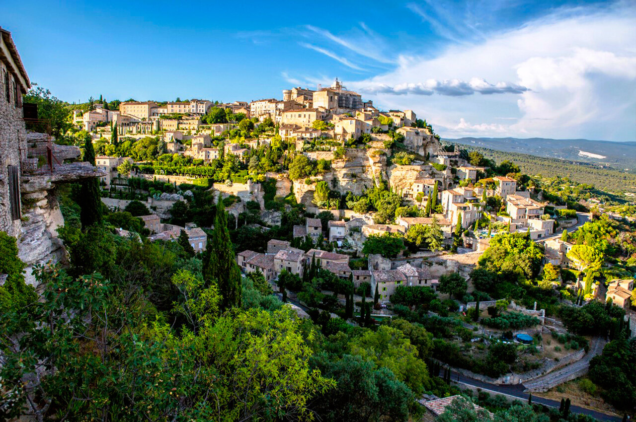 Gordes, Natur auf Campingplatz CLICOCHIC Les Sources de Gordes in GORDES (84).