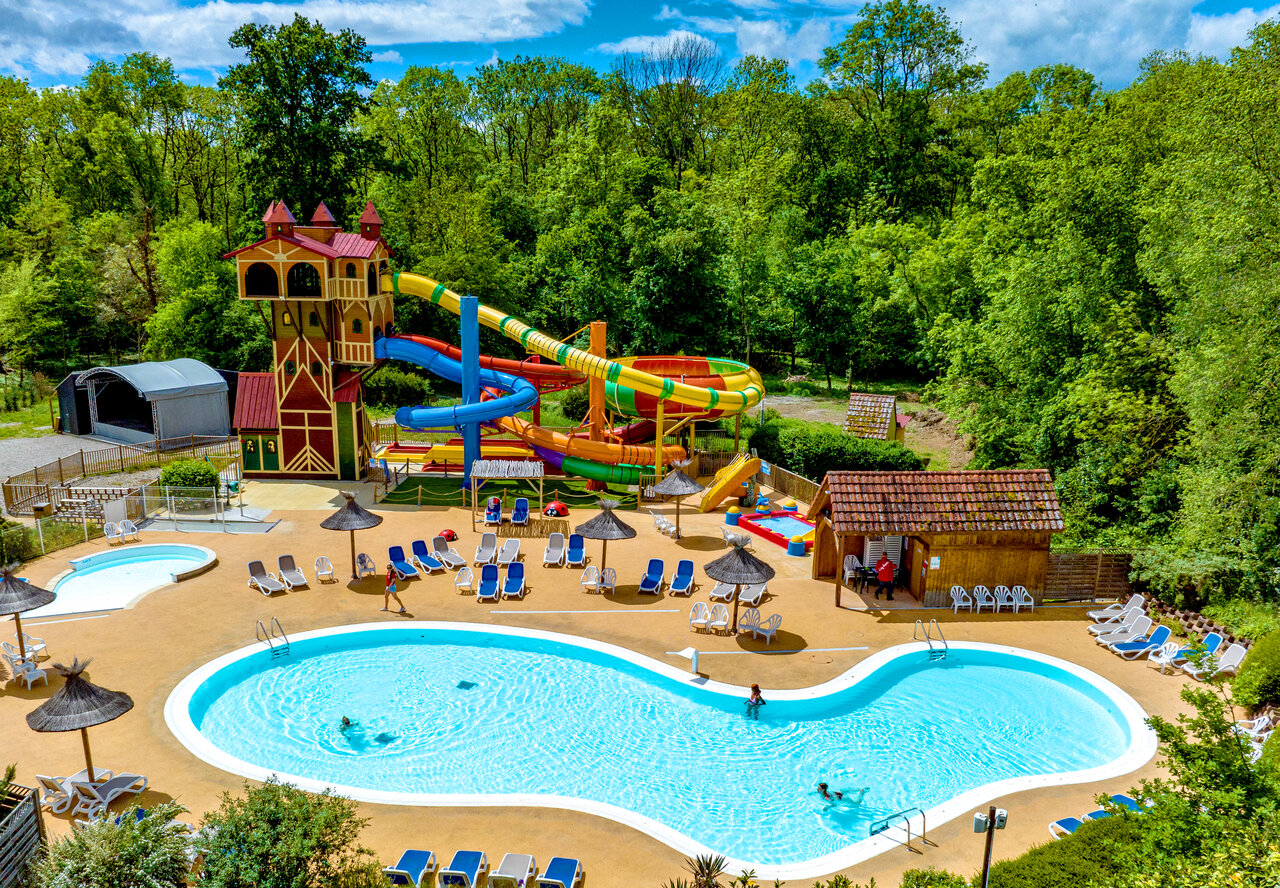 Wasserpark, Pools und Rutschen auf Camping CAPFUN Suzel in Sainte-Croix-en-Plaine.