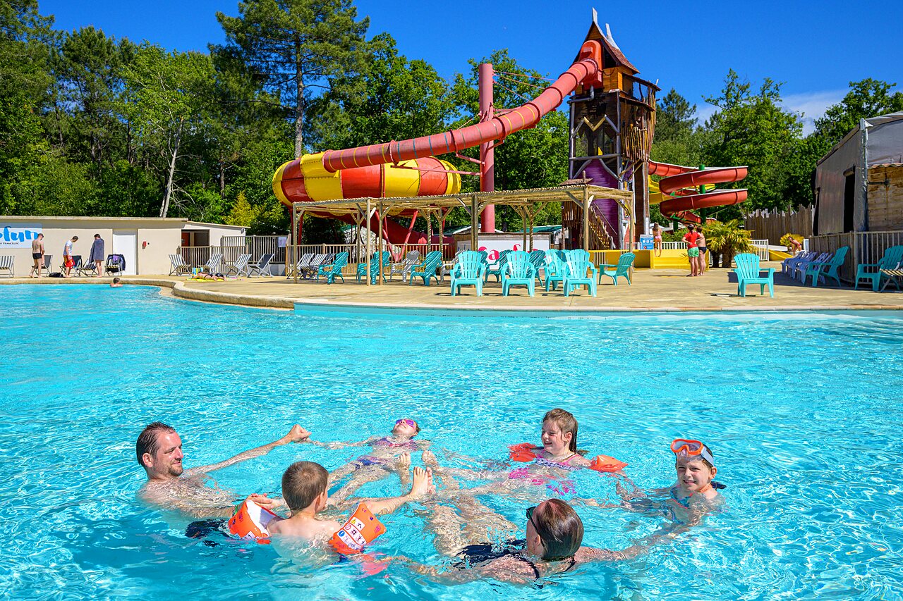 Outdoor pool, slides and family at CAPFUN Talaris Vacances, Lacanau (33).