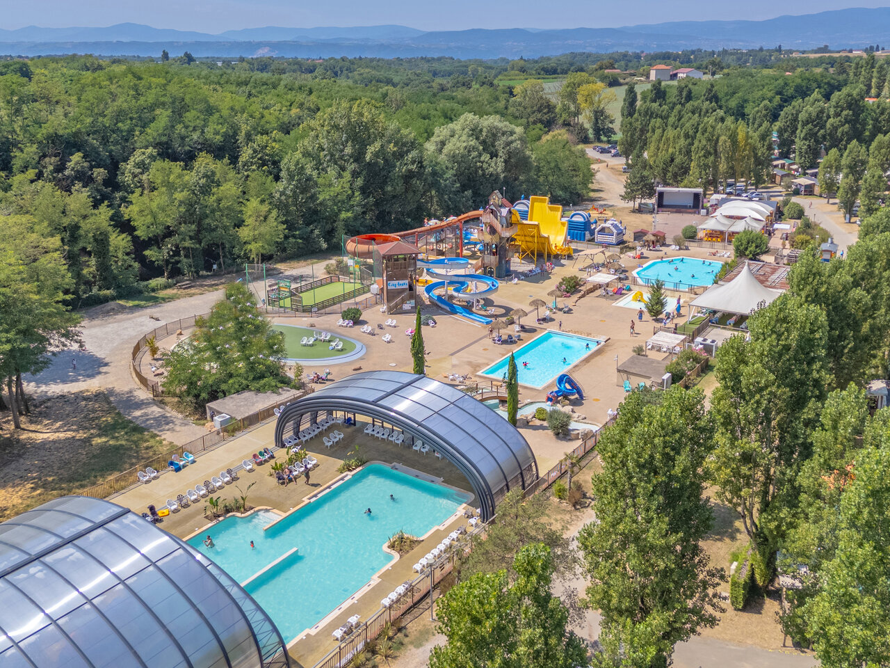 Wasserpark, Rutschen, �berdachte Pools auf CAPFUN Temps Libre in BOUGE CHAMBALUD (38).