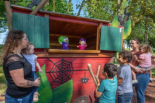 Spectacle de marionnettes pour enfants au camping CAPFUN Tensch Jolie à Grostenquin (57).