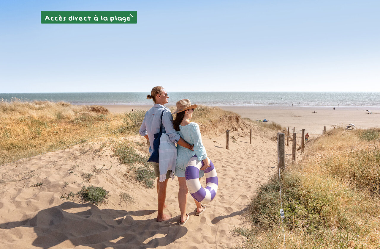 Strandzugang auf dem Campingplatz CLICOCHIC Plage des Tonnelles in Saint-Jean-de-Monts (85).