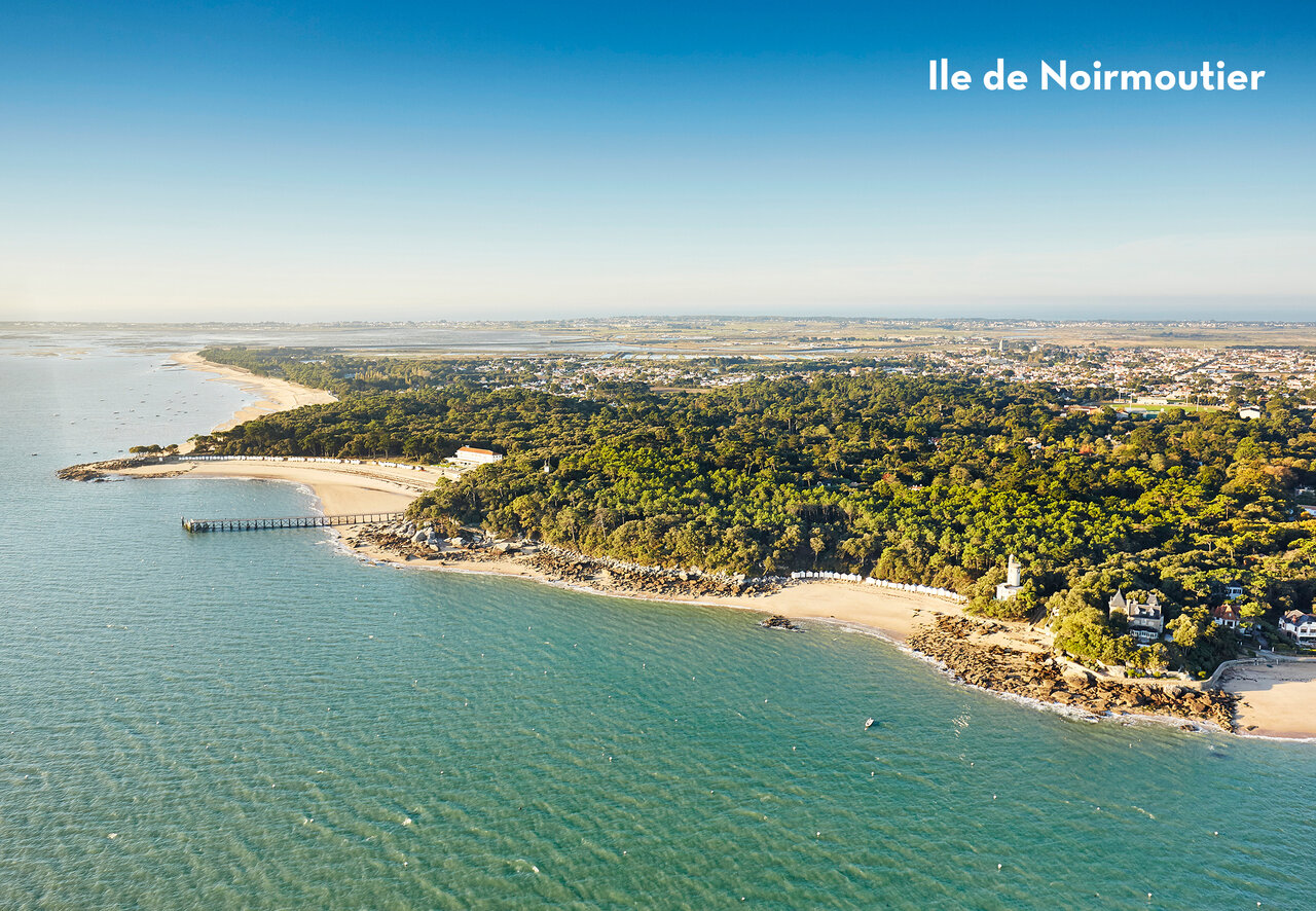Luftaufnahme der Insel Noirmoutier, Str�nde und W�lder, ein Ort zum Besuchen.