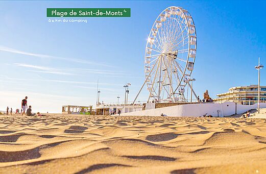 Strand von Saint-Jean-de-Monts mit Riesenrad, Vendée.