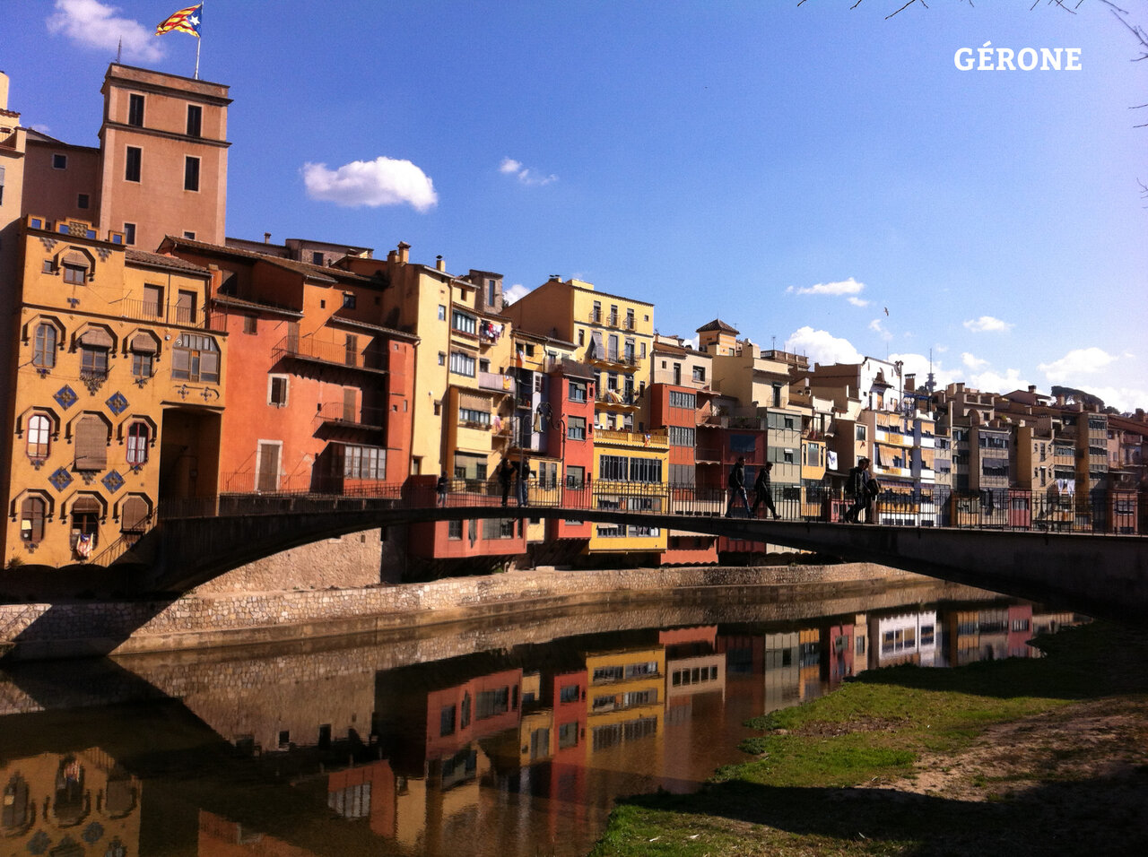 Bunte H�user am Fluss Onyar in Girona, Katalonien, eine Stadt zu besuchen.