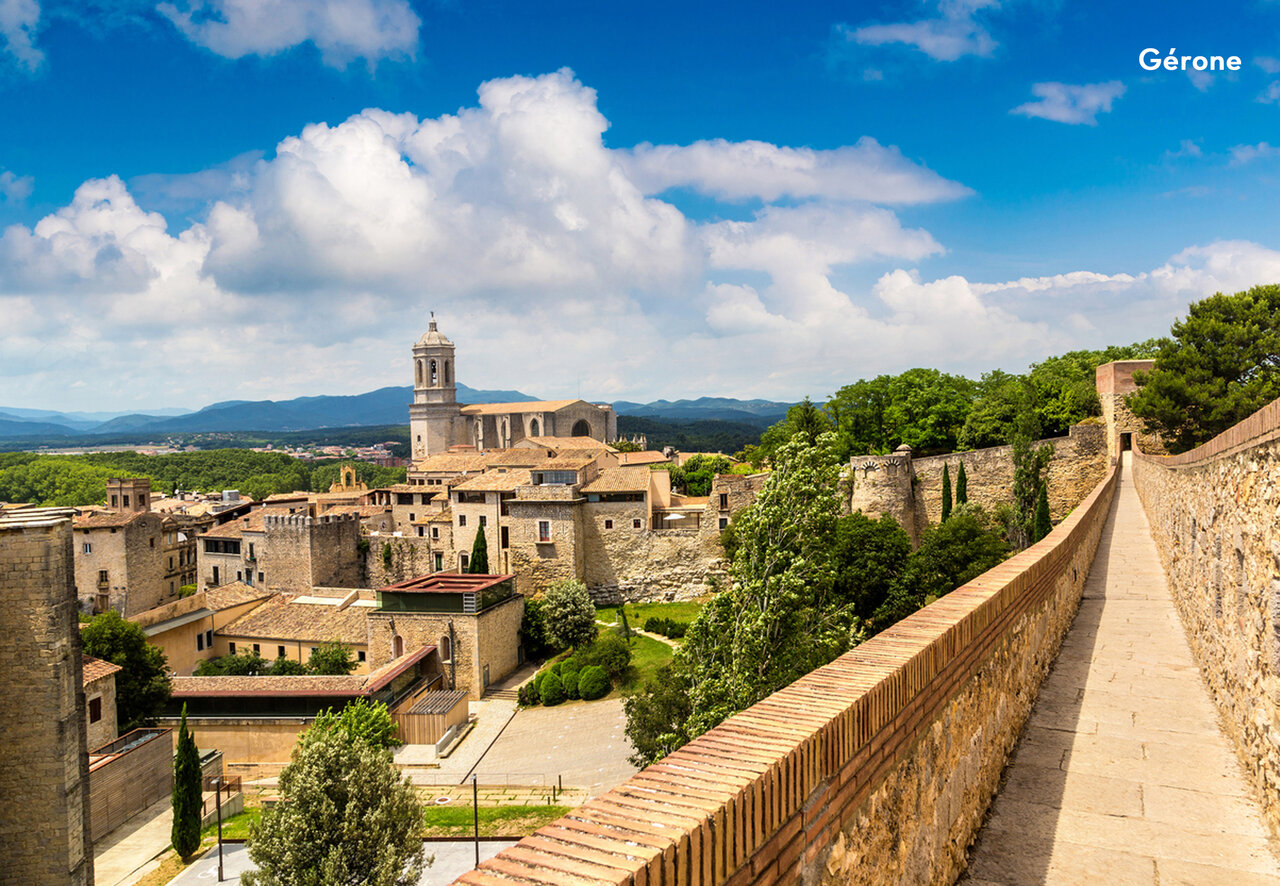 Murallas hist�ricas y catedral de Gerona, una ciudad para visitar en Catalu�a.