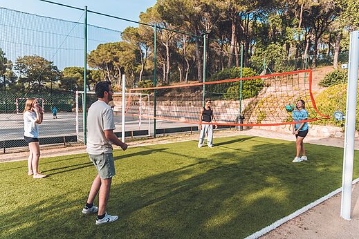 Multisportplatz für Volleyball auf dem Campingplatz CAPFUN Treumal in Platja d'Aro (17).