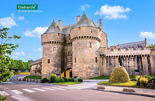 Mittelalterliche Stadtmauern von Guérande, historische Stadt in der Nähe des Campingplatzes.
