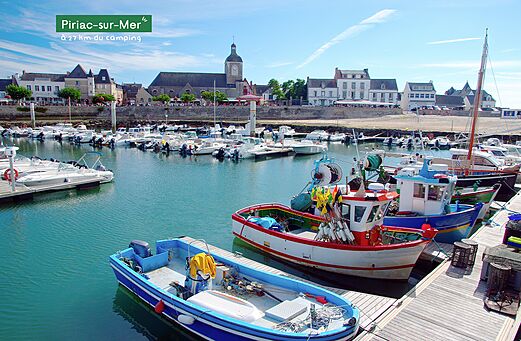 Fischer- und Yachthafen von Piriac-sur-Mer, charmante Küstenstadt in Loire-Atlantique.