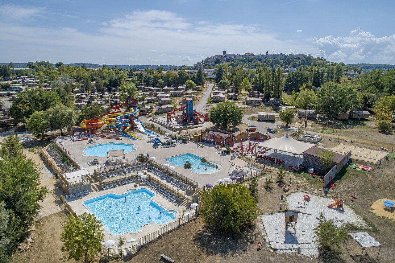 Water park, pools, slides and Mobile-homes at CAPFUN Ullule campsite in Tournon d'Agenais (47).
