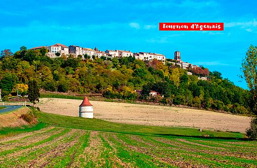 Mittelalterliches H�geldorf Tournon d'Agenais, Taubenschlag und gr�ne Landschaften im Lot-et-Garonne.
