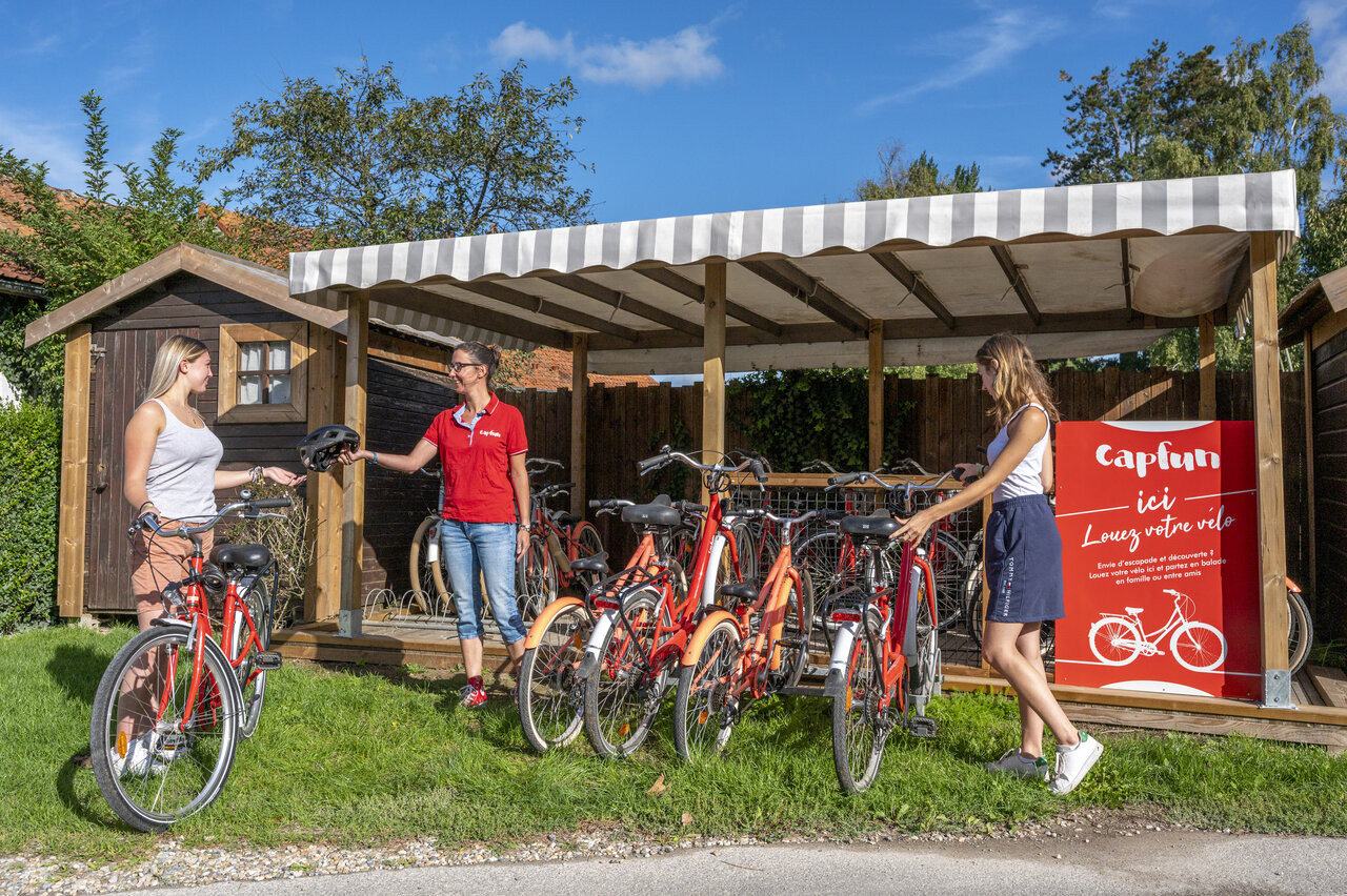 Bicycle rental at CAPFUN Val d'Authie campsite in Villers sur Authie.