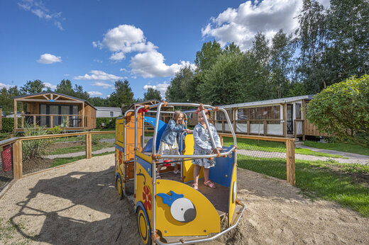 Spielplatz im Camping CAPFUN Val d'Authie in Villers sur Authie (80).