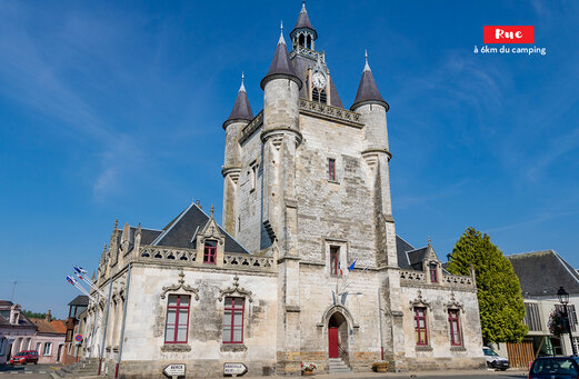 Historischer Glockenturm von Rue, eine charmante Stadt in der N�he des Campings.