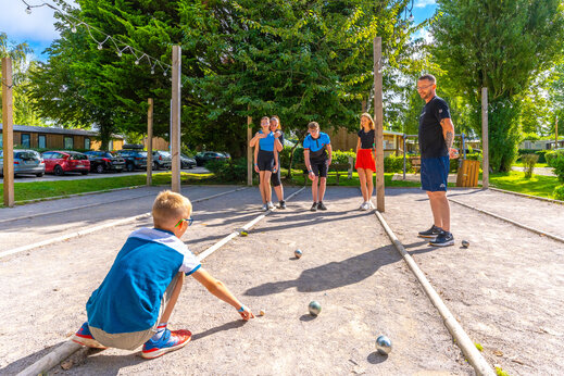 Jeu de boules baan op camping CAPFUN Val d'Authie in Villers sur Authie.