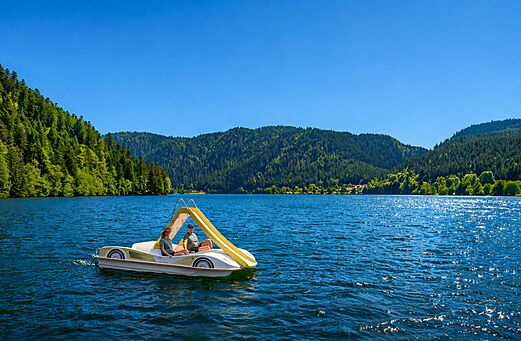 Tretboot mit Rutsche auf See, Berge, Camping CLICOCHIC Verte Vall�e XONRUPT LONGEMER (88).