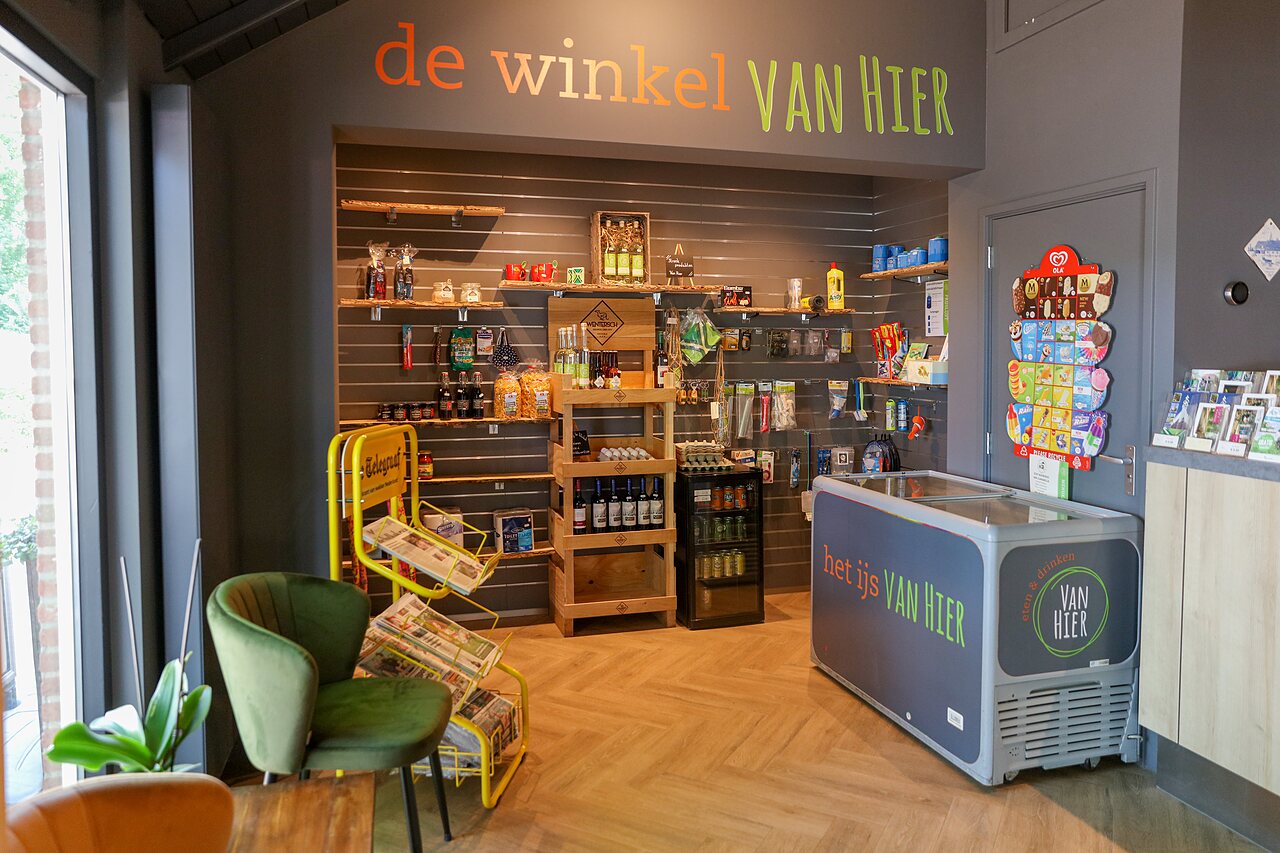 Camping-Lebensmittelgesch�ft mit regionalen Produkten und Eis auf dem Campingplatz CAPFUN Wieskamp in Winterswijk Henxel.