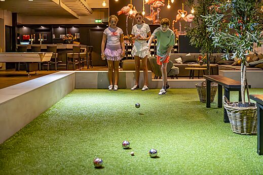 Indoor-Bocciabahn für Kinder auf dem Campingplatz CAPFUN het Winkel in Winterswijk.