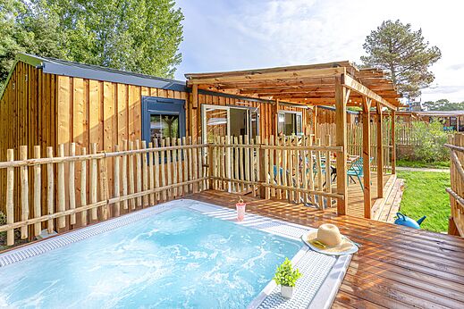 Mobilheim mit privatem Whirlpool und Terrasse im CAPFUN Zagarella, LONGEVILLE SUR MER (85).